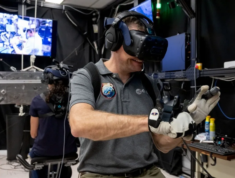 It turns out that NASA also has VIVE Pro 2 in its collection